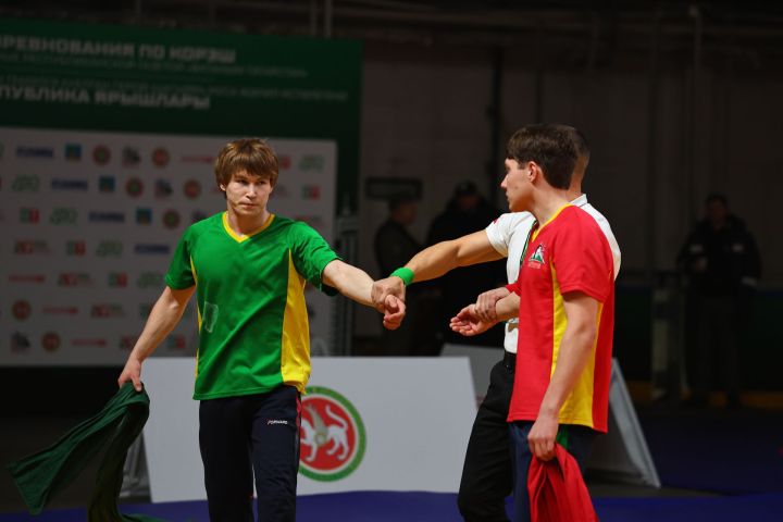 Муса Җәлил истәлегенә «ВТ» гамәлгә куйган көрәш турнирының икенче көне