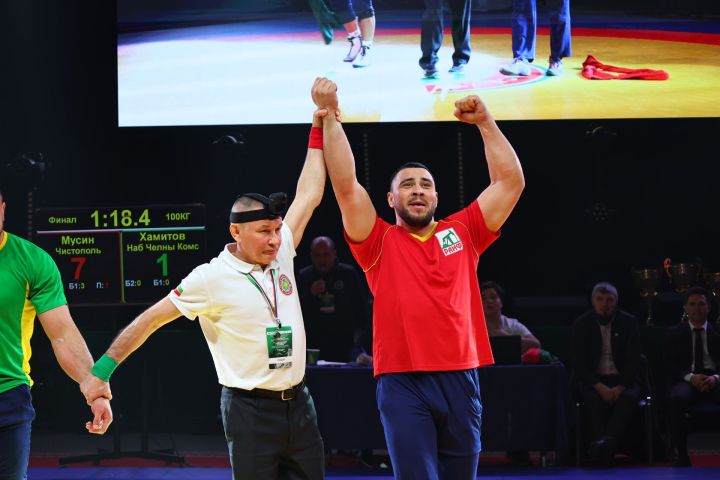 Муса Җәлил истәлегенә «ВТ» гамәлгә куйган көрәш турнирының икенче көне
