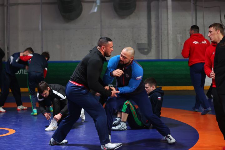 Муса Җәлил истәлегенә «ВТ» гамәлгә куйган көрәш турнирының икенче көне