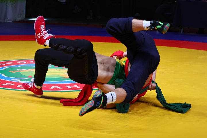 Муса Җәлил истәлегенә «ВТ» гамәлгә куйган көрәш турнирының икенче көне