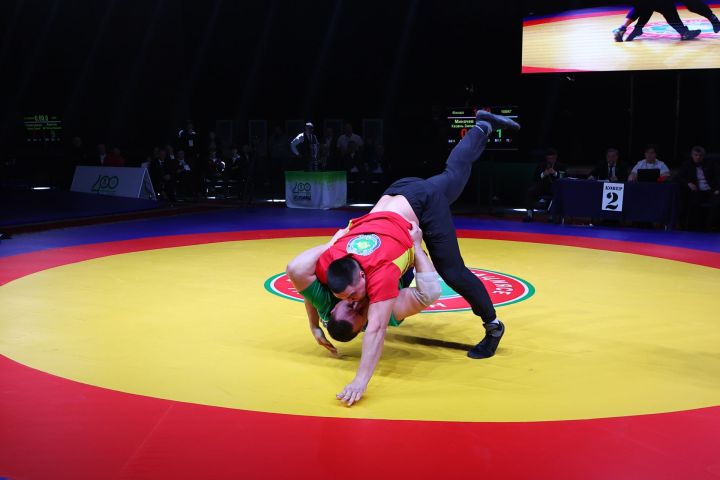 Муса Җәлил истәлегенә «ВТ» гамәлгә куйган көрәш турнирының икенче көне