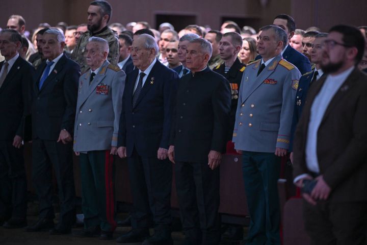 Рөстәм Миңнеханов: «Барлык яклаучыларыбызга тирән рәхмәтемне белдерәсем килә»