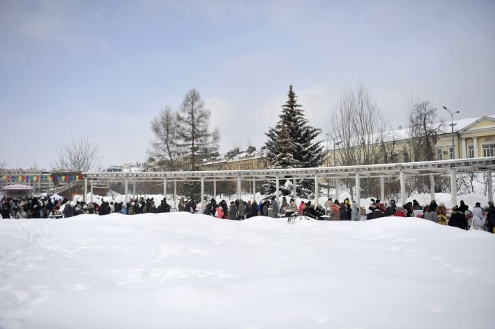 Казанда Май чабу бәйрәме уза (ФОТОРЕПОРТАЖ)