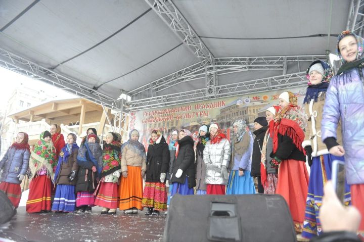 Казанда Май чабу бәйрәме уза (ФОТОРЕПОРТАЖ)