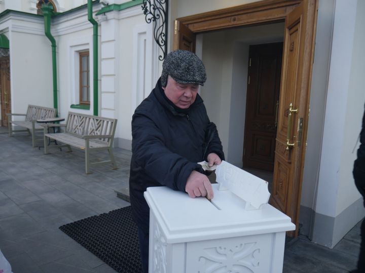 Казанның «Әл-Мәрҗани» мәчетендә Гает намазы укылды (ФОТОРЕПОРТАЖ)