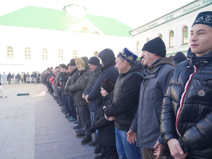 Казанның «Әл-Мәрҗани» мәчетендә Гает намазы укылды (ФОТОРЕПОРТАЖ)