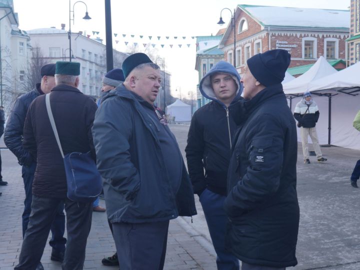 Казанның «Әл-Мәрҗани» мәчетендә Гает намазы укылды (ФОТОРЕПОРТАЖ)