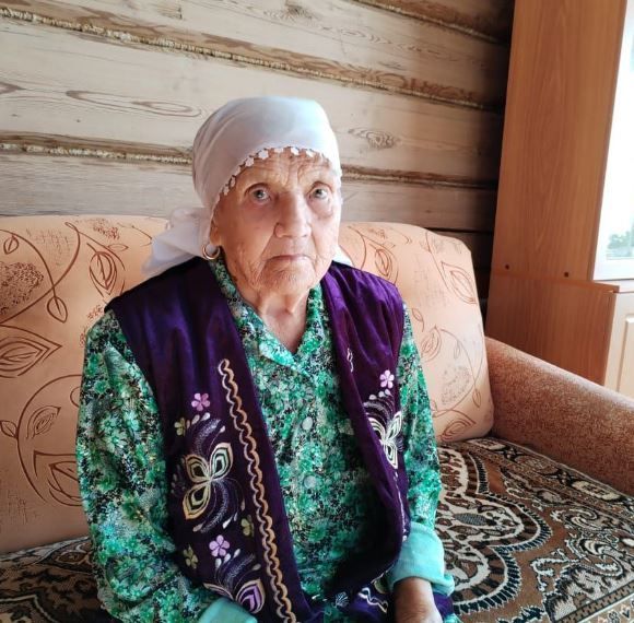 «Йөз яшьлегенә бәлешне үзе пешерде»