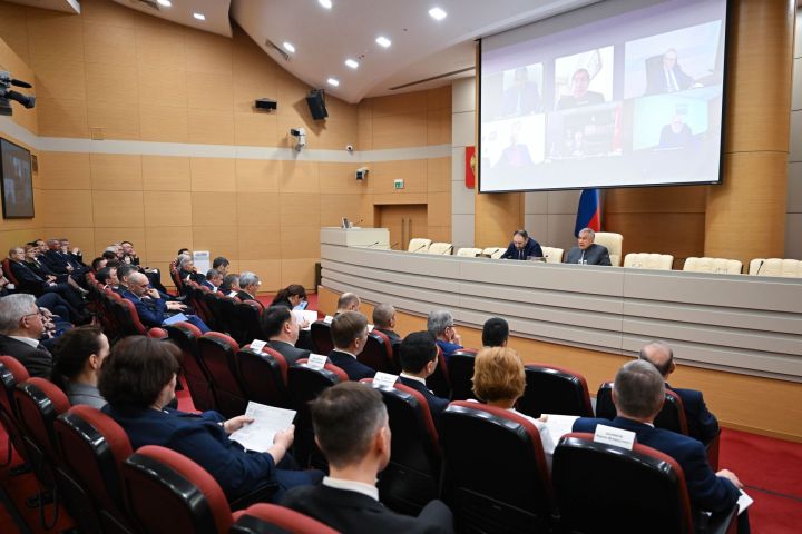 Рөстәм Миңнеханов Мәгариф һәм фән советы утырышын үткәрде