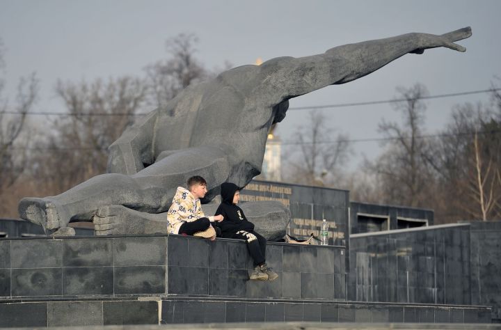 Уен түгел җинаять: ни өчен балалар террорчылык юлына баса?