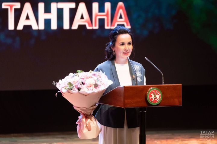 «Иҗатчының тормышы Тукай премиясе алганнан соң да дәвам итә алуын исбатла әле, Лилия!»