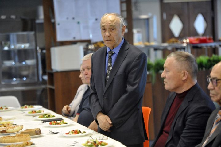 «Ватаным Татарстан»ның элеккеге баш мөхәррире Мөнир Әһлиуллинны искә алудан ФОТОРЕПОРТАЖ