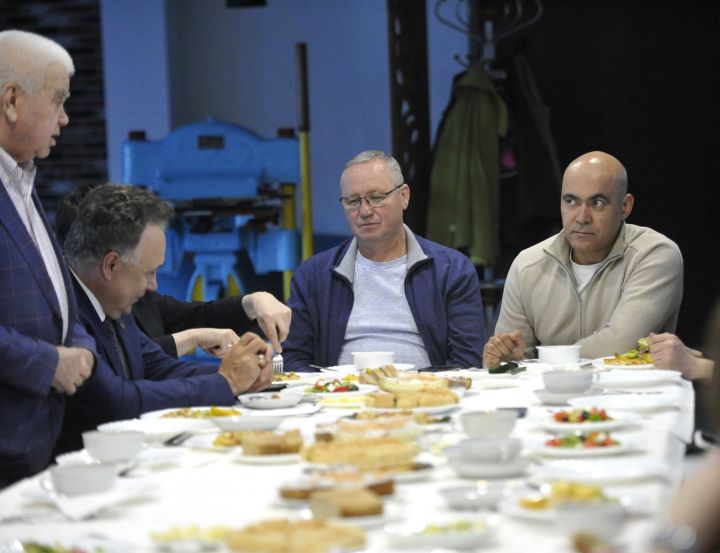 «Ватаным Татарстан»ның элеккеге баш мөхәррире Мөнир Әһлиуллинны искә алудан ФОТОРЕПОРТАЖ