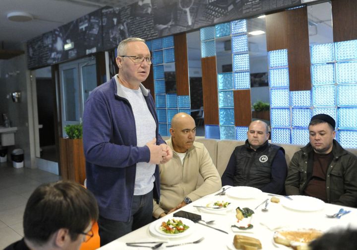 «Ватаным Татарстан»ның элеккеге баш мөхәррире Мөнир Әһлиуллинны искә алудан ФОТОРЕПОРТАЖ