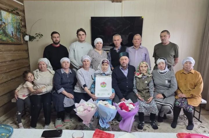 Фатыйма Каюмованы туган көне белән котладылар