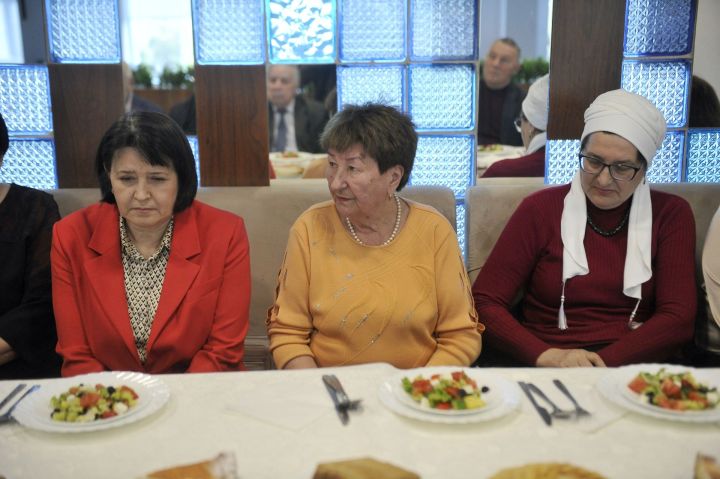 «Ватаным Татарстан»ның элеккеге баш мөхәррире Мөнир Әһлиуллинны искә алудан ФОТОРЕПОРТАЖ