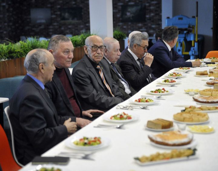 «Ватаным Татарстан»ның элеккеге баш мөхәррире Мөнир Әһлиуллинны искә алудан ФОТОРЕПОРТАЖ