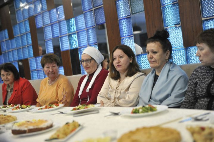 «Ватаным Татарстан»ның элеккеге баш мөхәррире Мөнир Әһлиуллинны искә алудан ФОТОРЕПОРТАЖ