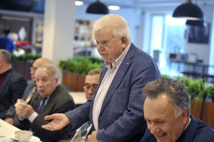 «Ватаным Татарстан»ның элеккеге баш мөхәррире Мөнир Әһлиуллинны искә алудан ФОТОРЕПОРТАЖ