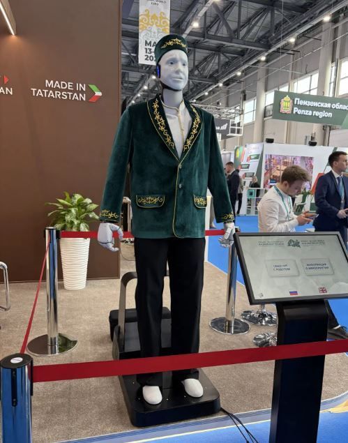 «КазанФорум-2026»га килүчеләрне Марат исемле робот каршы ала