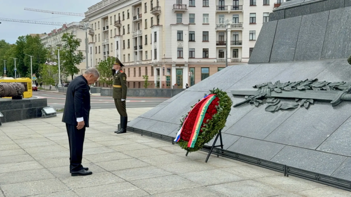 Рөстәм Миңнеханов Минск шәһәрендә хәрбиләрне искә алды