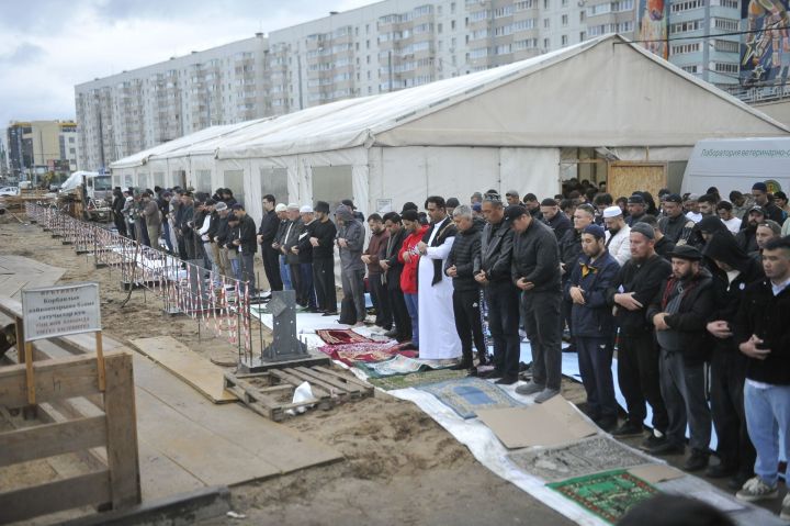 «Казан нуры» мәчетендә корбан чалудан фоторепортаж