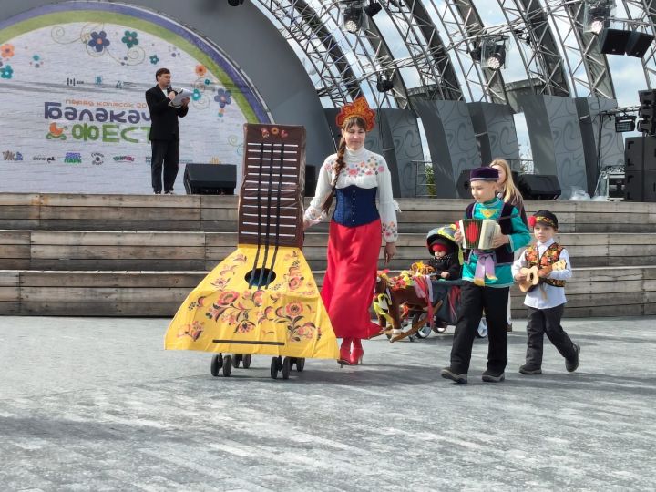 «Елмай» паркында узган «Бәләкәч-фест» фестиваленнән ФОТОРЕПОРТАЖ