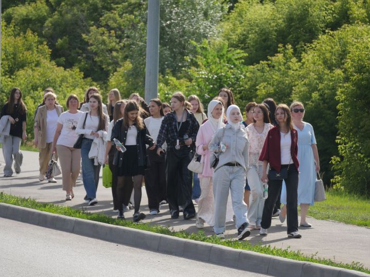 «Казан» гаилә үзәге янында узган гомумшәһәр чыгарылыш кичәсеннән ФОТОРЕПОРТАЖ
