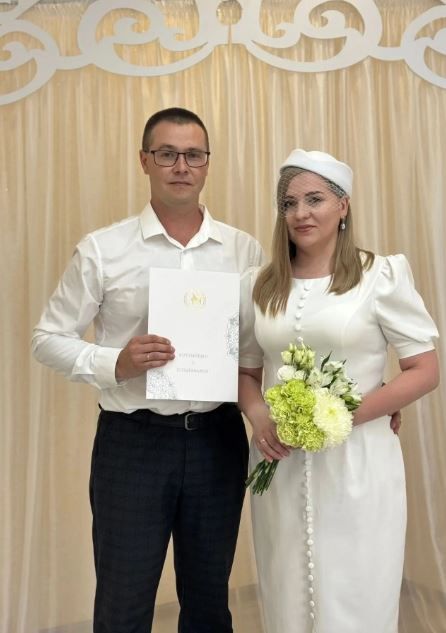Бер көндә сигез пар кавышкан
