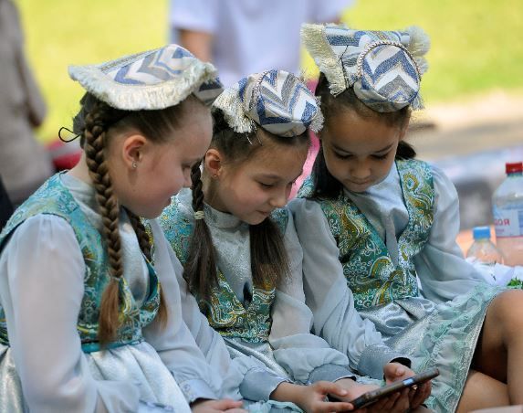 Балаларны мошенниклардан ничек сакларга?