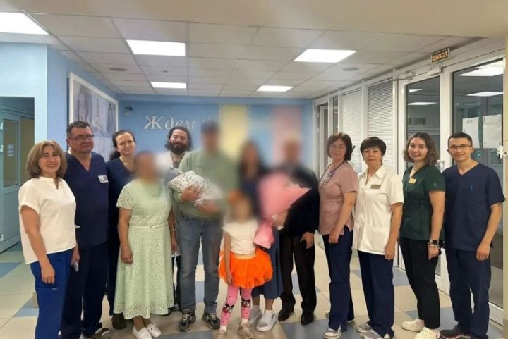 РКБда ике тапкыр йөрәге туктаган йөкле хатынны коткарганнар