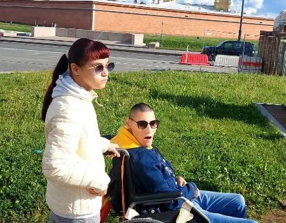 Ике авыру бала үстерүче Петровлар: «Үзебезгә килгән сынауны үтәргә тиешбез»