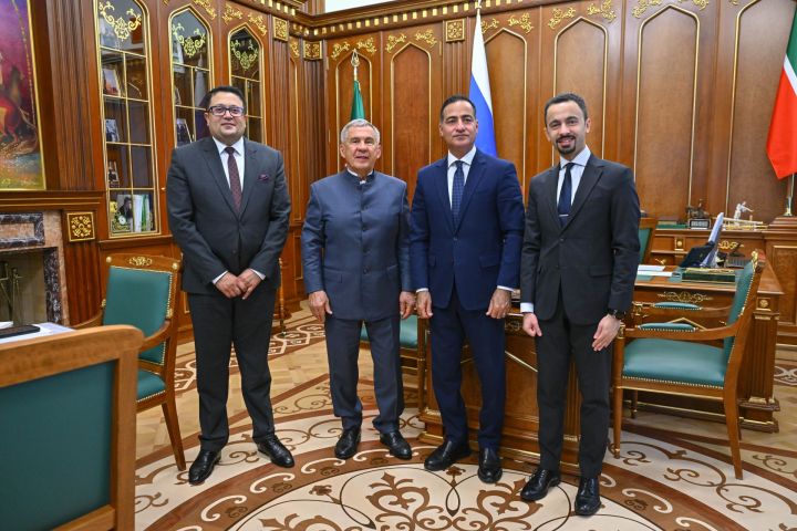 Рөстәм Миңнеханов Мисыр илчесе белән очрашты