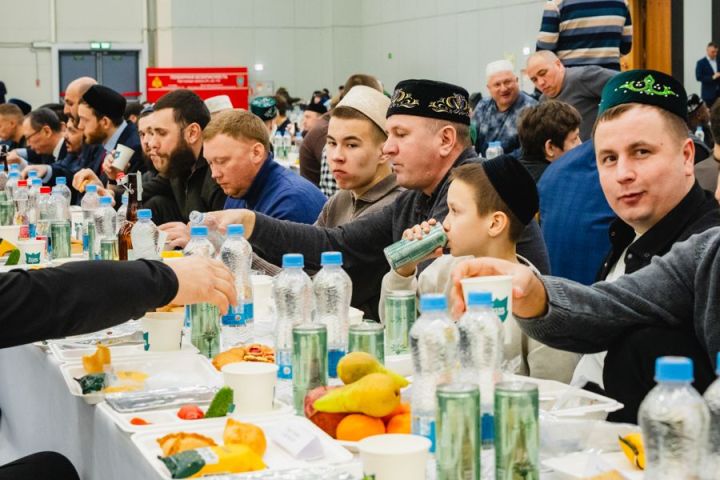 Алмаз хәзрәт Мөхлисов: «Идәнгә төшкән ризыкны шайтанга калдырма»