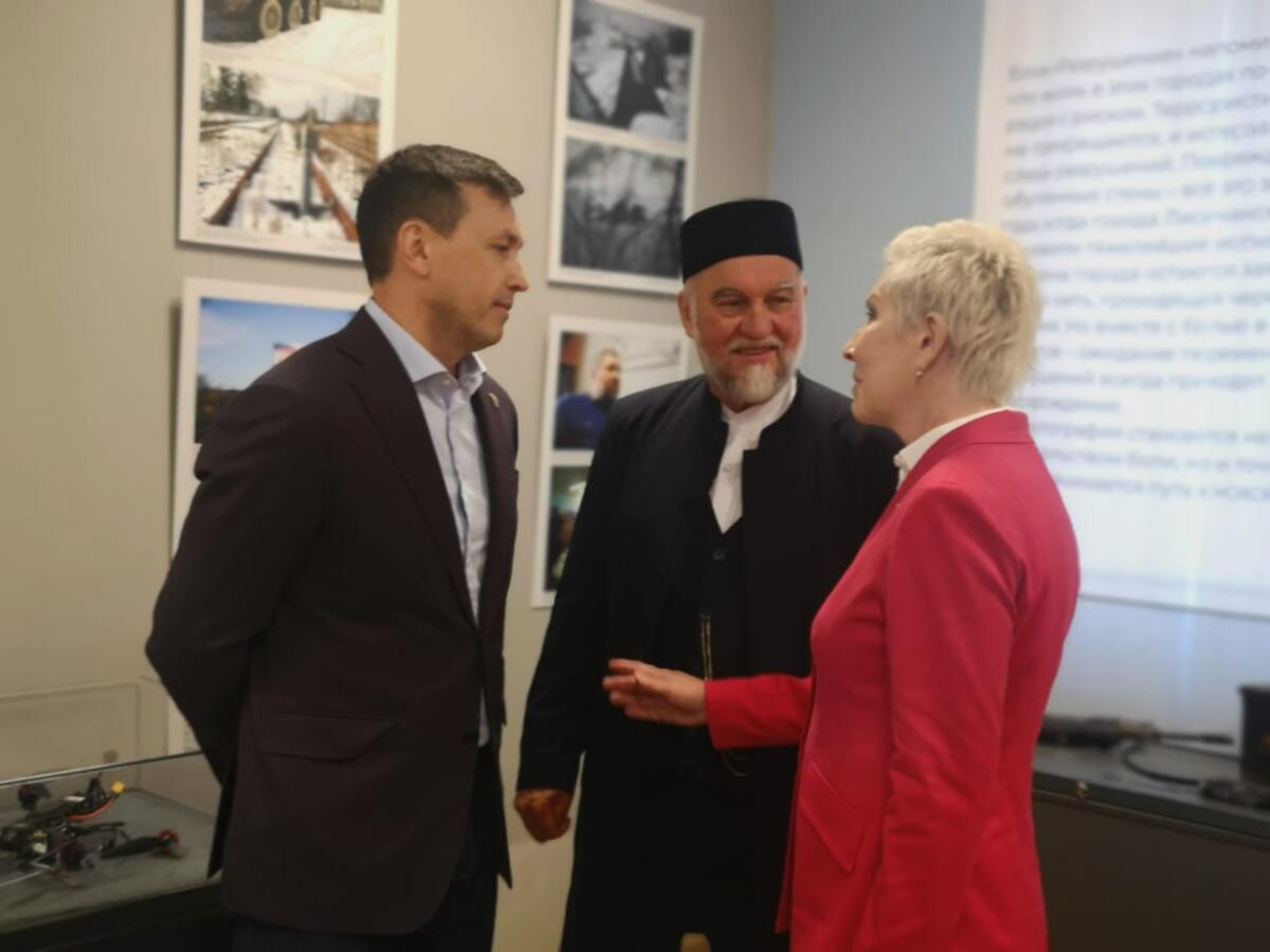 Татарстан – Лисичанск – Рубежное: Казанда күргәзмә ачылды (ФОТОРЕПОРТАЖ)