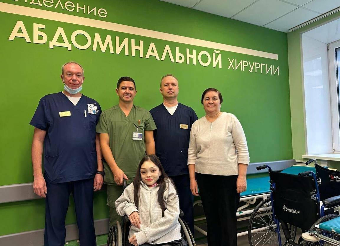 Татарстан табиблары сирәк очрый торган авырудан интегүче туташның үт куыгын алган