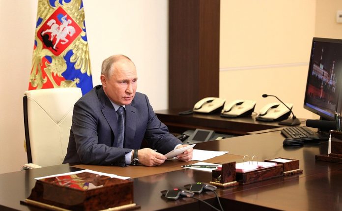Владимир Путин: Укытучылар һәм гимназия хезмәткәрләре геройларча батырлык күрсәтте