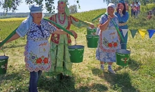 Татарстанның бер авылында 50 елдан артык Әбиләр Сабан туе үткәрәләр