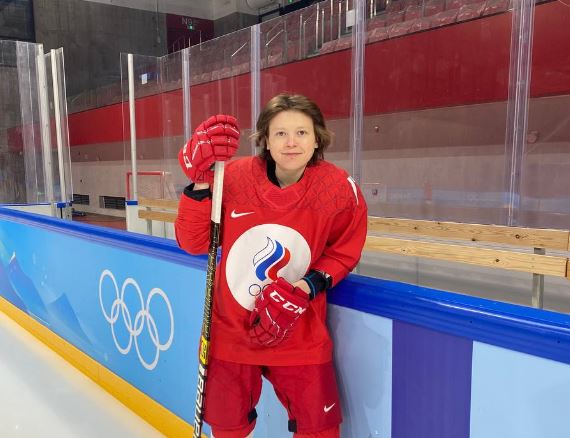 Хоккейчы Фәнүзә Кадыйрова: «Нәзакәтле булуга хоккей берничек тә комачауламый»