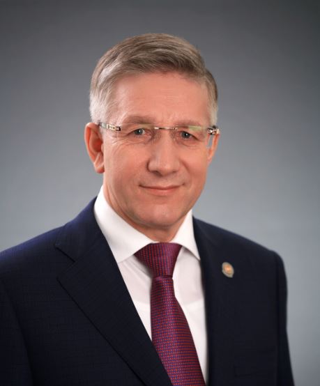 Финанс министры Радик Гайзатуллин: «Акча тәртип таләп итә»