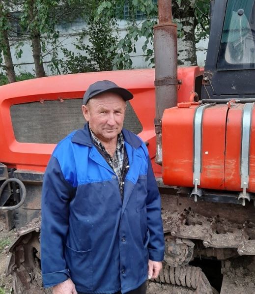 42 елдан артык «ДТ» тракторында эшләгән Тәлгать Һадиев: «Ел саен шифаханәгә барырга мин колхоз рәисе түгел бит»