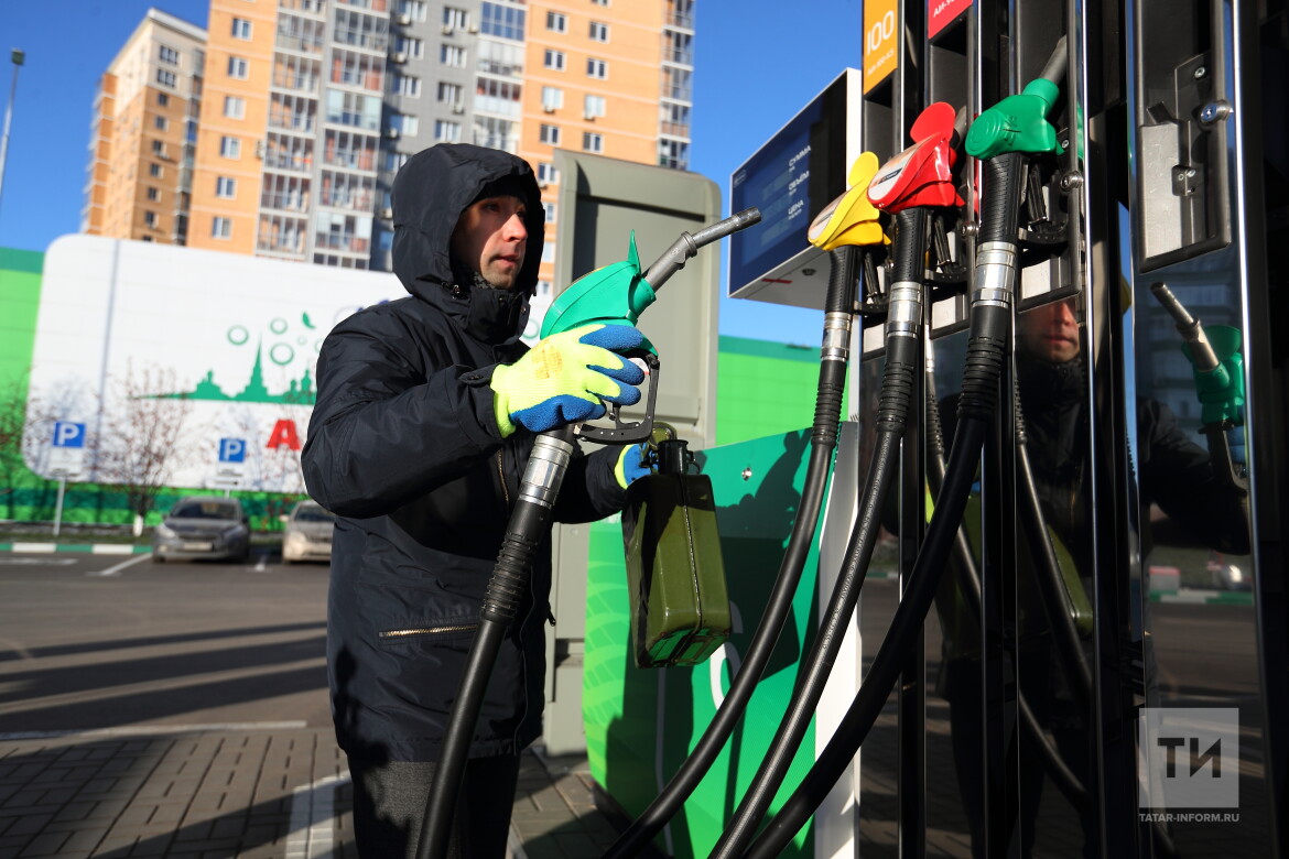 «Россиядә бензинга түбән бәяләрне тоту мөмкин түгел»: ни өчен шулай?